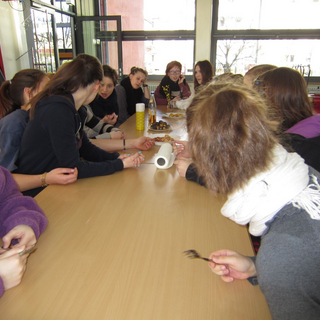 hitoriches-kochen-6 Montessori-Schulzentrum Leipzig - Neuigkeiten - Essen in der Schulzeit